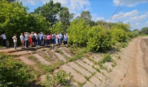 В Поповке провели встречу с жителями по вопросу спуска воды из водоема