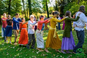 Мастер-класс по круговым танцам народов мира пройдет на Ильинском пруду