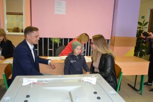 В Раменском городском округе семьи принимают участие в выборах вместе со своими детьми
