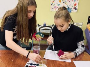 Мастер-класс по прикладному творчеству «Для моего Папы» прошел в доме культуры «Гжелка»