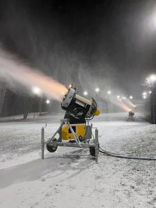На Боровском кургане начали оснежение склонов