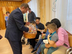 Раменские единороссы посетили центр социальной реабилитации «Забота»