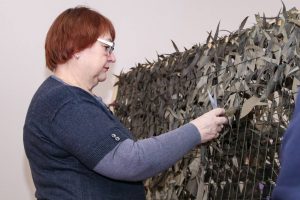 Маскировочные сети раменских волонтеров спасают жизни бойцов в тылу