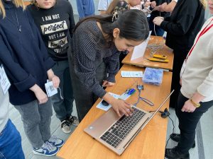 Мастер-класс по IT-технологиям провели для учеников Заворовской школы