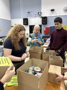 Гуманитарную помощь собирают в ДК «Северянка»
