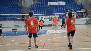 Турнир по бадминтону среди школьных команд прошел сегодня в Раменском