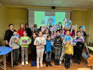 Члены партии «Единая Россия» организовали мастер-класс для детей из многодетных семей