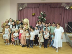 Отчетный инклюзивный концерт «Паровозик из Ромашково» прошел 30 мая в Центре «Содействие» Быковской школы №15