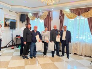 Единороссы наградили неравнодушных людей за активное участие в гуманитарной миссии