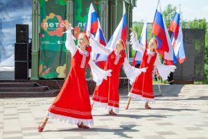 Акция «Привет, лети, добро запусти» на празднике в честь Дня России прошла в Раменском 