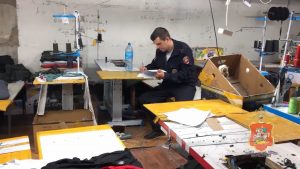В Раменском г.о. полицейские пресекли деятельность подпольного швейного цеха по пошиву спортивной одежды