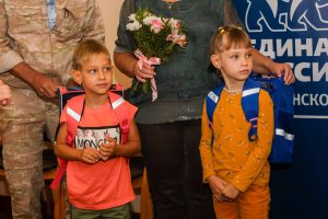 Школьные принадлежности вручают школьникам Раменского в рамках акции «Собери ребенка в школу»