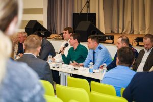 Врип главы Раменского городского округа Эдуард Малышев встретился с жителями пострадавших квартир в результате атаки БПЛА