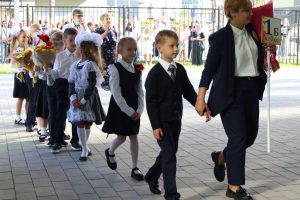 Уважаемые учителя! В этот день мы хотим поздравить вас с вашим профессиональным праздником.