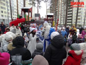 На Высоковольтной в Раменском провели новогодний праздник двора