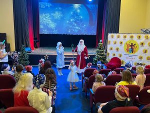 Дети сделали подарки для Деда Мороза