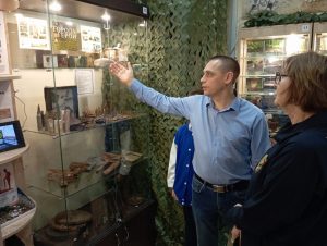 Члены и сторонники партии «Единая Россия» приняли участие в открытии комнаты боевой славы «Без срока давности»