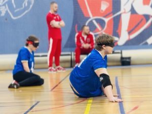 Инклюзия и здоровый образ жизни: в Раменском стартовало первенство России по спорту слепых — голболу