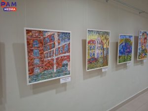 Выставка детских работ «Ты с бега на шаг перейди с вдохновеньем!» открылась в Раменском