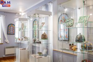 В поселке Гжель Раменского округа открылась выставка работ участников «Активного долголетия»