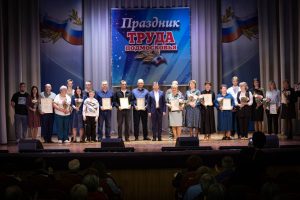 Секретарь местного отделения партии «Единая Россия» Эдуард Малышев поздравил трудовые коллективы Раменского округа с наступающим Праздником Весны и Труда