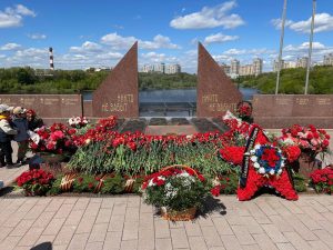 Возложения, акции, авто и мотопробеги: Партийный актив «Единой России» проводит мероприятия в День 80-летия Победы