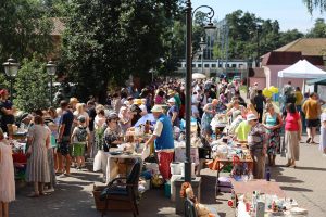 26 июля в поселке Ильинский состоялась 9-я «Ильинская блоха», собравшая жителей в теплой и дружественной обстановке.