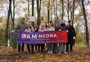 Новую аллею в парке высадили раменские журналисты