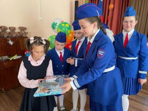 В Удельнинской школе-интернате прошло посвящение первоклассников в юные пешеходы