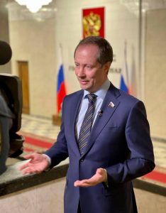 В России упрощен порядок присвоения воинских званий добровольцам в зоне СВО