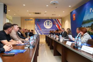 В СК «Борисоглебский» прошло очередное заседание инвестиционного совета. Это ключевая площадка, созданная для прямого диалога между инвесторами и представителями администрации, а также ресурсоснабжающих организаций, таких как Россети, Мособлгаз и Водоканал.