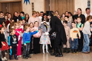 В эти выходные в Раменском округе прошли традиционные новогодние ёлки главы в ДК «Сатурн» и ДК им.Воровского.