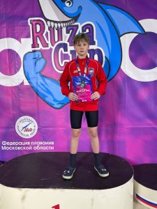 Раменские пловцы завоевали множество наград на областных соревнованиях в Рузе