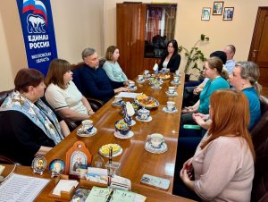 Депутат Мособлдумы Олег Жолобов провёл встречу в Раменском округе с родственниками участников СВО и ветераном боевых действий