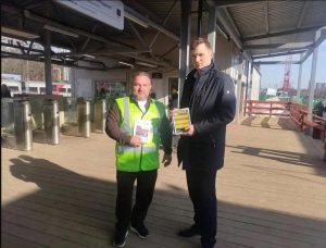 В Раменском округе пассажирам напомнили правила безопасности на трех ж/д станциях