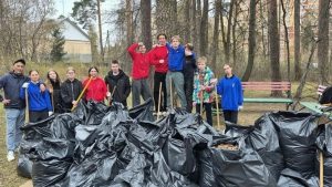 Ученики Раменской школы №5 провели субботник в честь Дня Земли