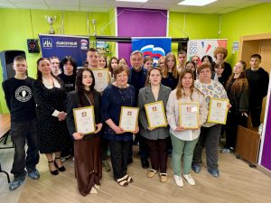 Олег Жолобов встретился с волонтёрами и коллективом отдела досуговой деятельности «Юность» Раменского молодёжного центра