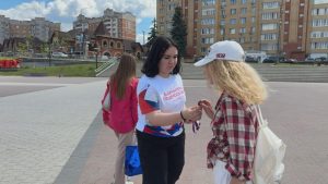 На площади Победы в Раменском провели патриотическую акцию «Российский триколор»