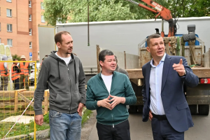 Глава округа Эдуард Малышев проверил ход капремонта на ул. Красноармейская