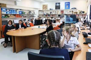 Глава округа оценил внедрение пилотной программы «Киберурок» в Раменской гимназии № 2
