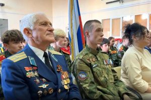 Более 20 юношей и девушек из Раменской школы №8 пополнили ряды юнармейцев